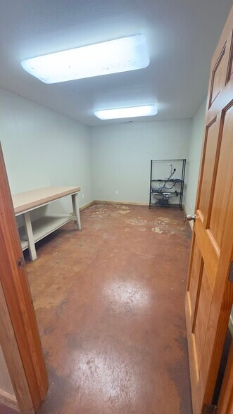 More Photos Of 327 County Road 4851, Newark Industrial For Lease