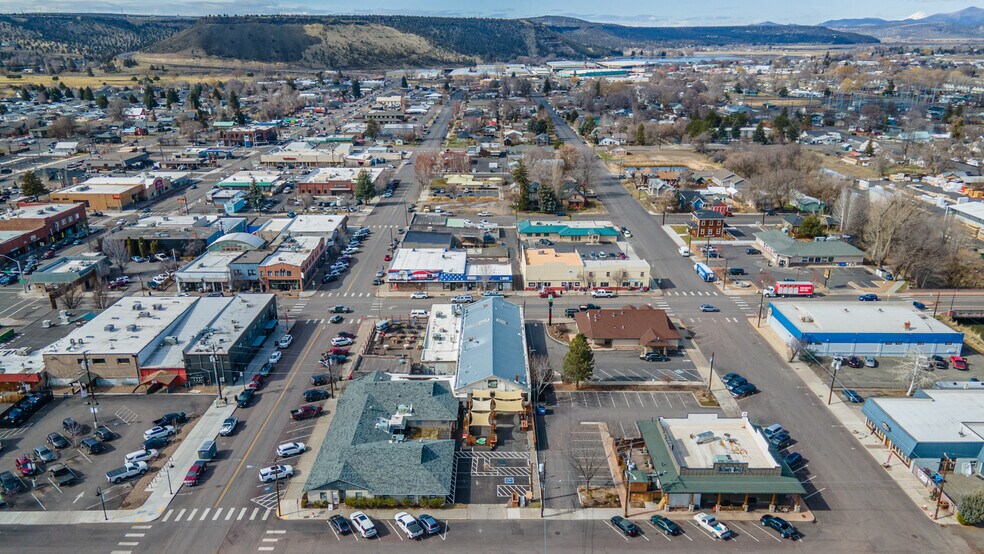 More Photos Of 420 N Main St, Prineville Restaurant For Lease