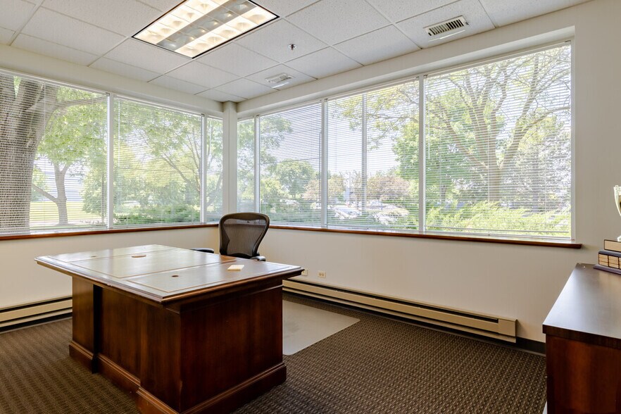 More Photos Of 1811 High Grove Ln, Naperville Office For Lease