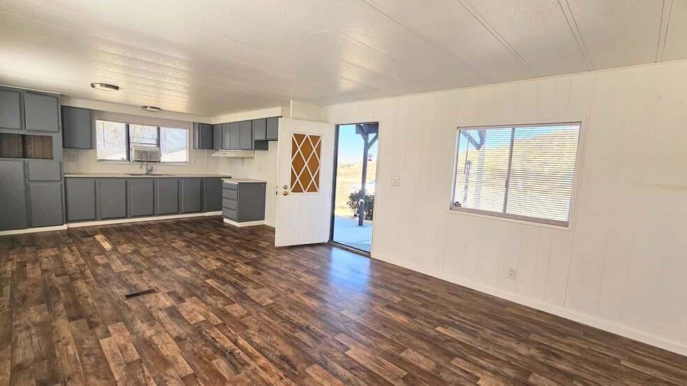 More Photos Of 2100 S State St, Hemet Rehabilitation Center For Sale