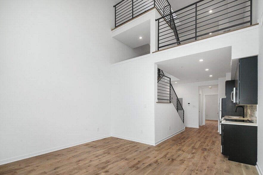 More Photos Of 1246 N Front St, Philadelphia Office For Sale