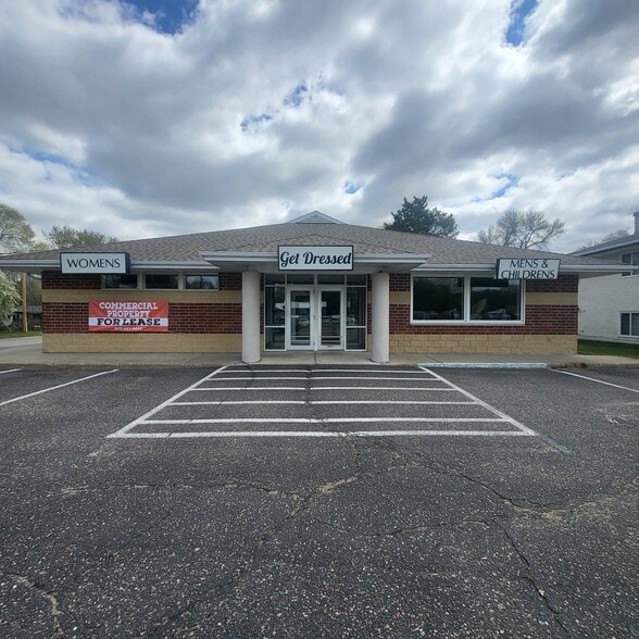 Primary Photo Of 602 S Rum River Dr, Princeton Freestanding For Lease