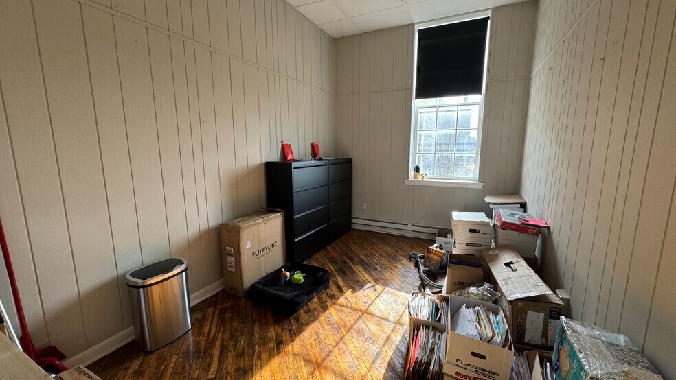 More Photos Of 240 S Main St, Nazareth Flex For Lease