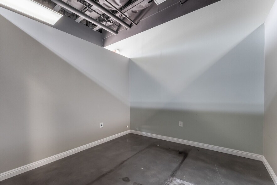 More Photos Of 8665 S Eastern Ave, Las Vegas Office For Lease