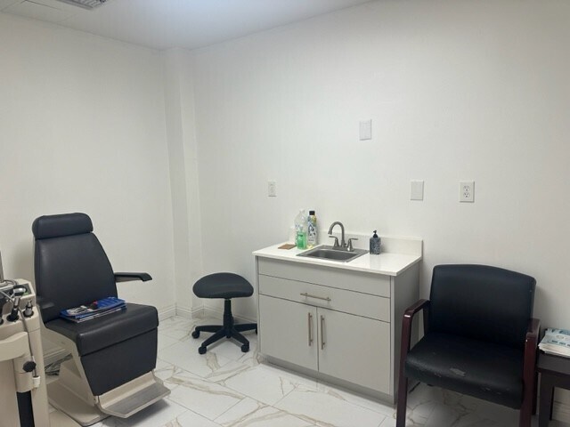 More Photos Of 11600 Wilshire Blvd, Los Angeles Medical For Lease