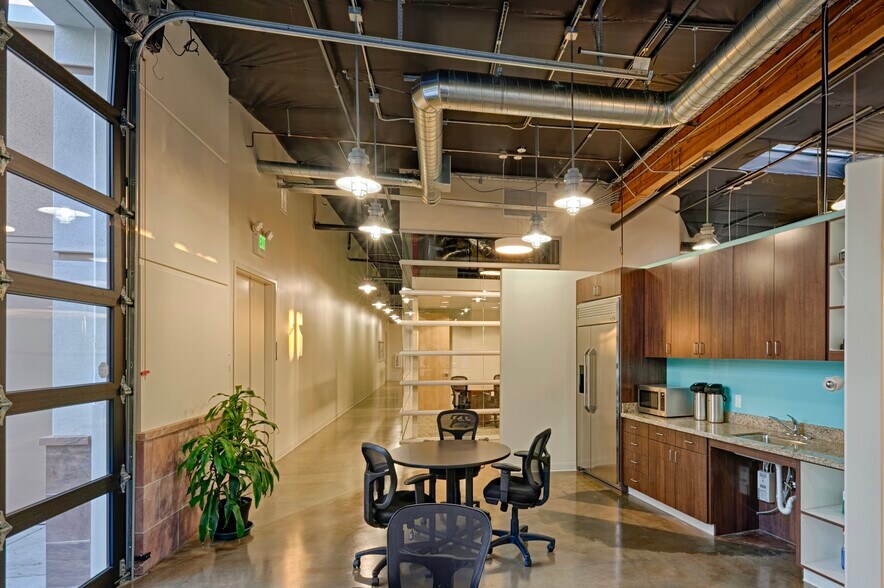 More Photos Of 380 Logue Ave, Mountain View Flex For Sale