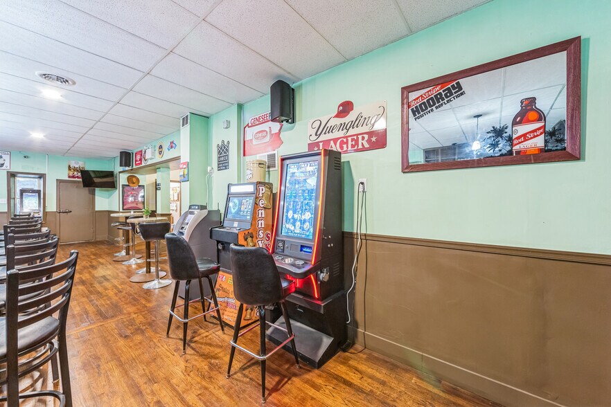 More Photos Of 211-17 Main St, Royersford Bar For Sale