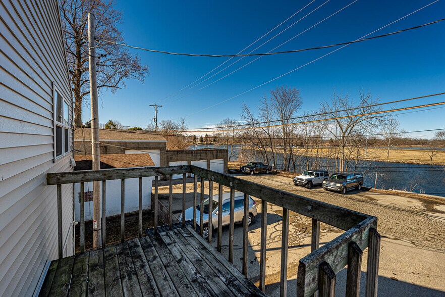 More Photos Of 127 W Main St, Belleville Restaurant For Sale