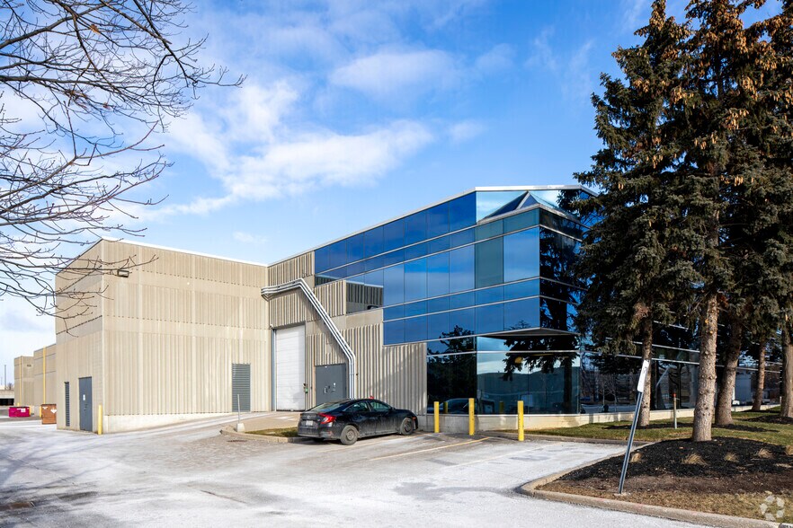 More Photos Of 2425 Skymark Ave, Mississauga Light Distribution For Lease