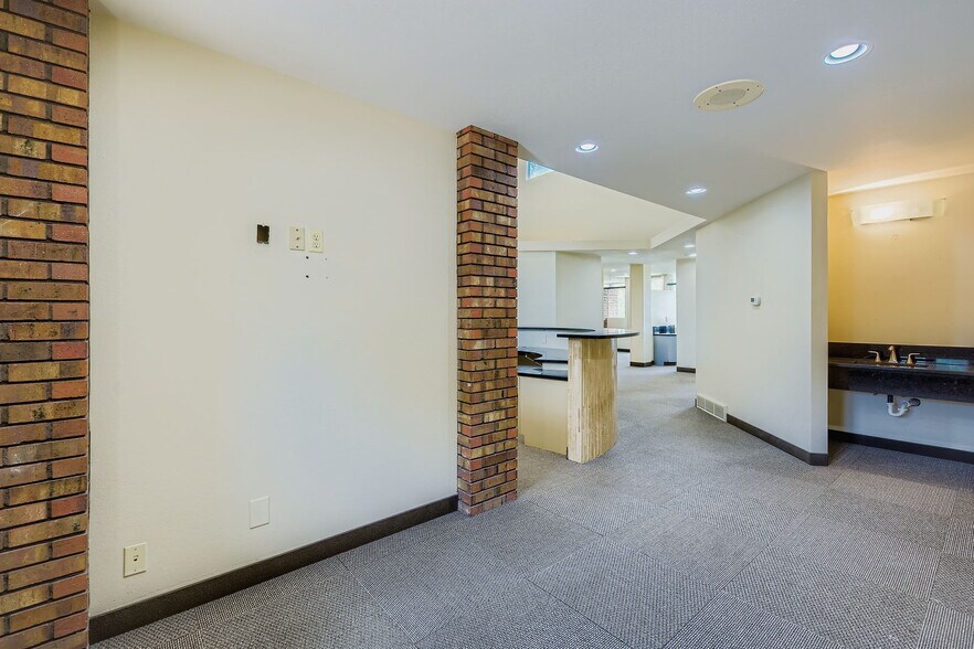 More Photos Of 2502 Abarr Dr, Loveland General Retail For Sale