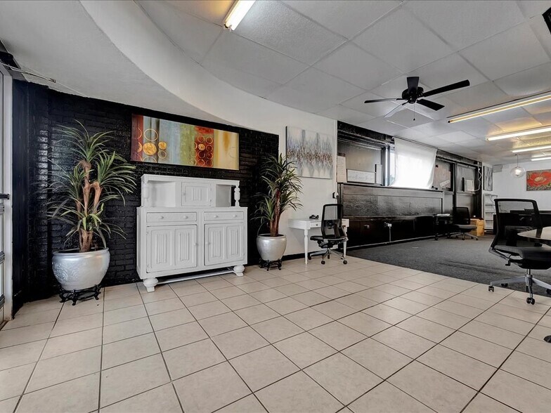 More Photos Of 1221 Abney Ave, Lufkin Office For Sale