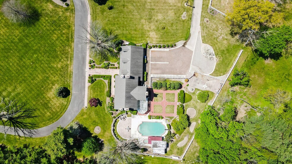 More Photos Of 1445 Catawba Ave, Newfield Service For Sale