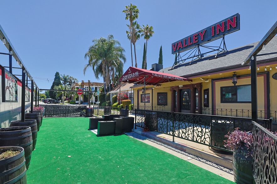 More Photos Of 4557 Sherman Oaks Ave, Sherman Oaks Restaurant For Lease