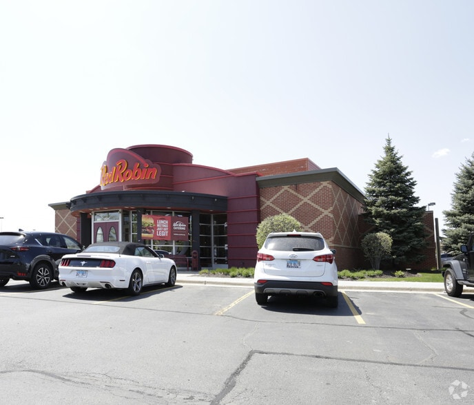 More Photos Of 12646 S Route 59, Plainfield Restaurant For Lease