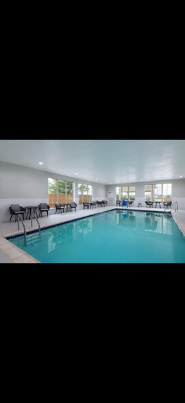 More Photos Of 215 Alford Dr, Weatherford Hotel For Sale