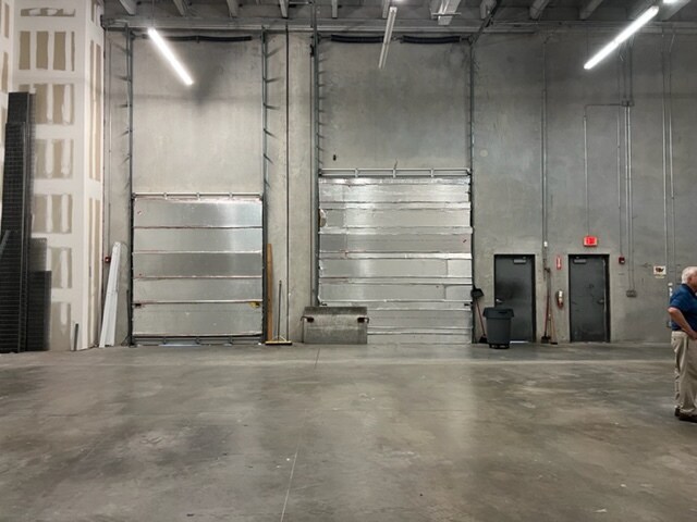 More Photos Of 2701 Vista Pky, Royal Palm Beach Light Manufacturing For Lease
