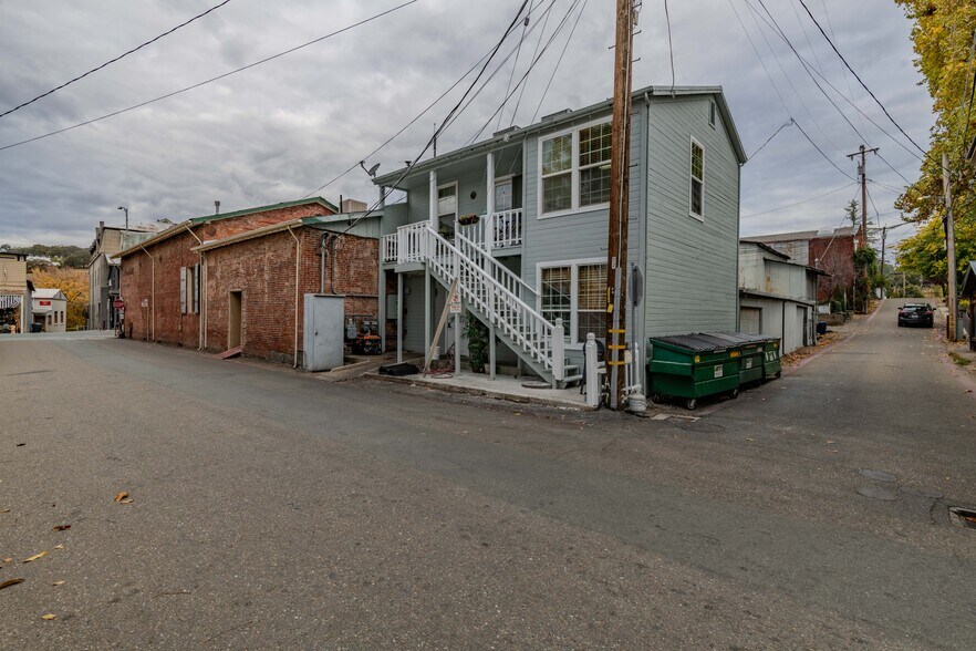 More Photos Of 36 Main St, Sutter Creek Restaurant For Sale