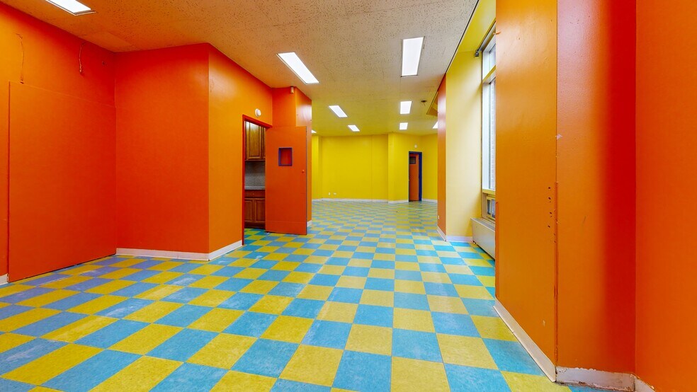 More Photos Of 6010 47th Ave, Woodside Specialty For Lease