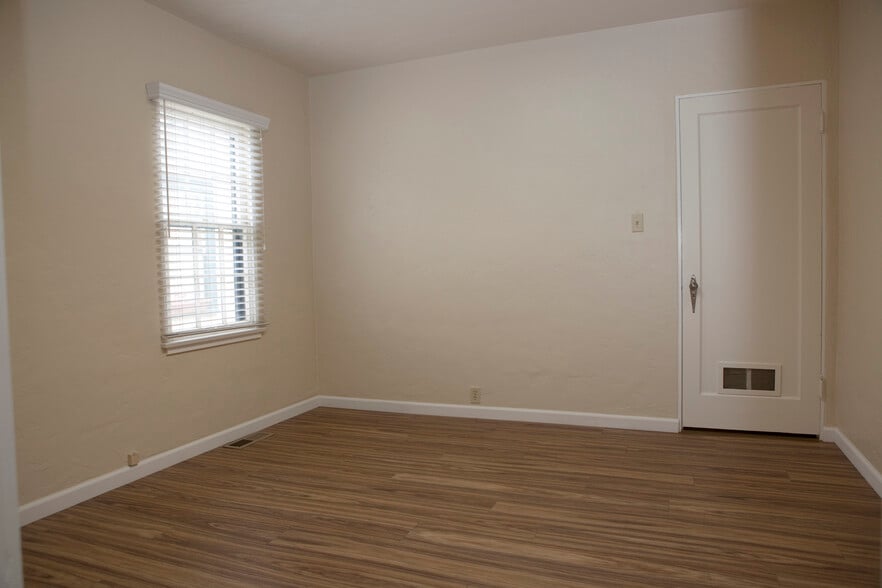 More Photos Of 117 E Fesler St, Santa Maria Office For Sale