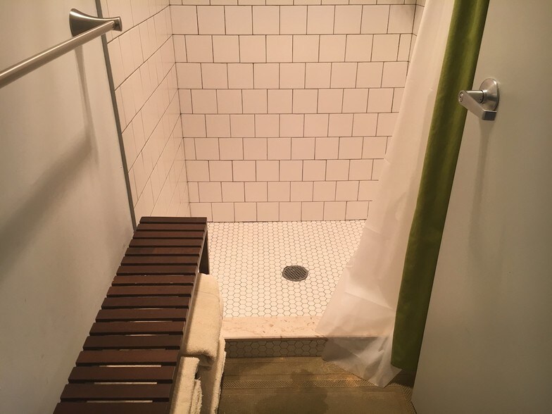 More Photos Of 74 N 8th St, Brooklyn Storefront Retail Office For Lease