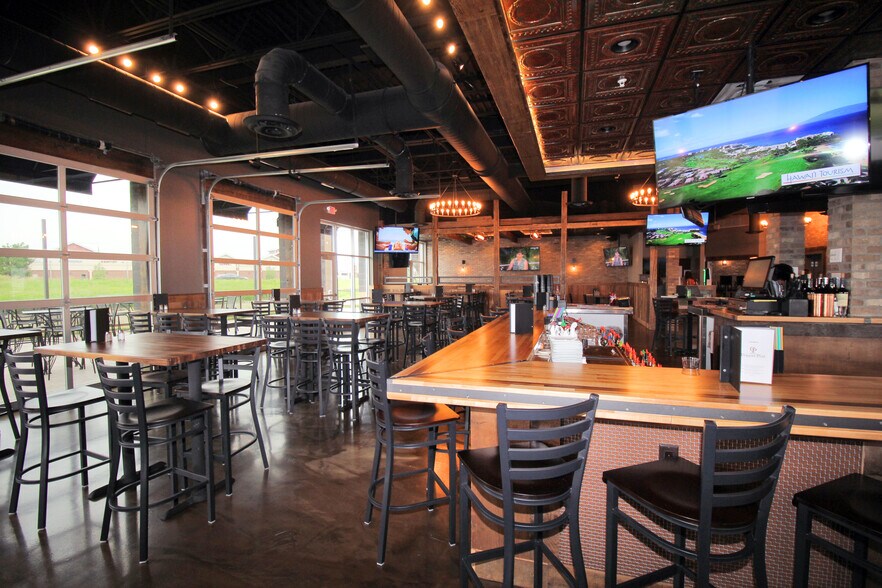 More Photos Of 1710 Crossings Blvd, Shakopee Restaurant For Sale