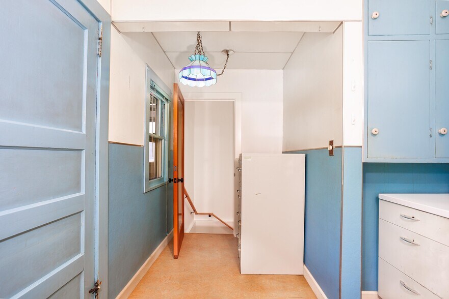 More Photos Of 2105 SE Ochoco St, Portland Office For Sale