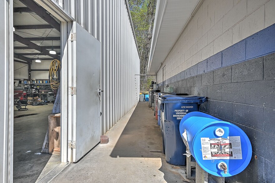 More Photos Of 2905 Cherokee Park Rd, Morristown Auto Dealership For Sale