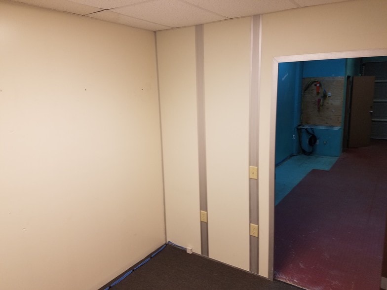 More Photos Of 7648 Lemon Ave, Lemon Grove Manufacturing For Lease