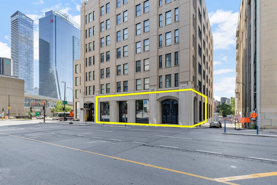 More Photos Of 950 Rue Saint-Antoine O, Montréal Apartments For Lease
