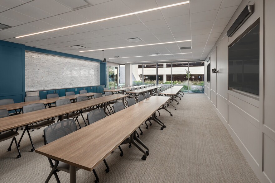 More Photos Of 2046 Riverview Auto Dr, Mesa Unknown For Lease