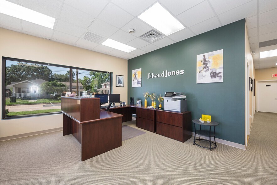 More Photos Of 406-410 N 6th St, West Monroe Light Manufacturing For Sale