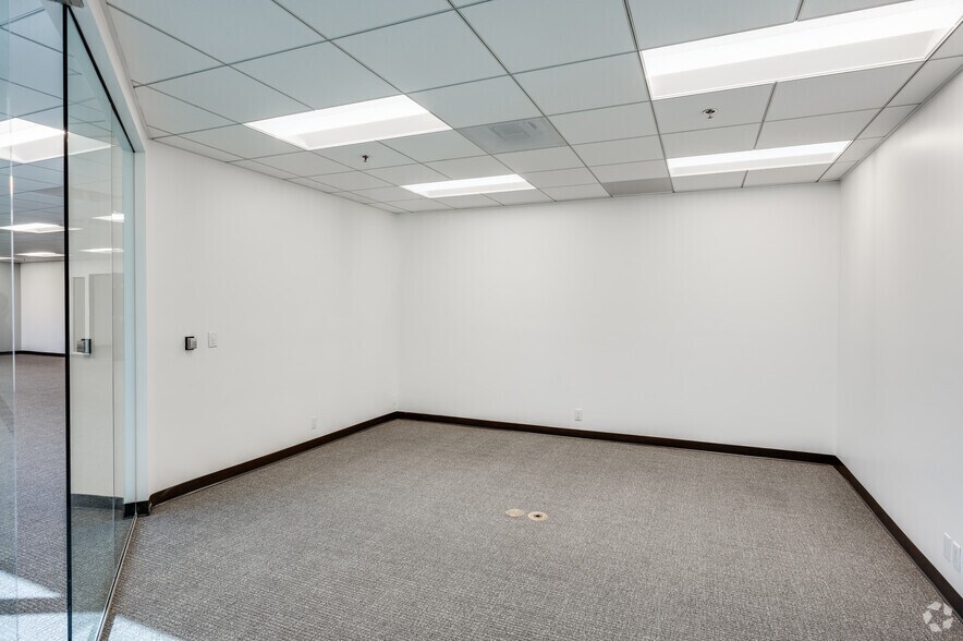 More Photos Of 23101 Lake Center Dr, Lake Forest Office For Lease