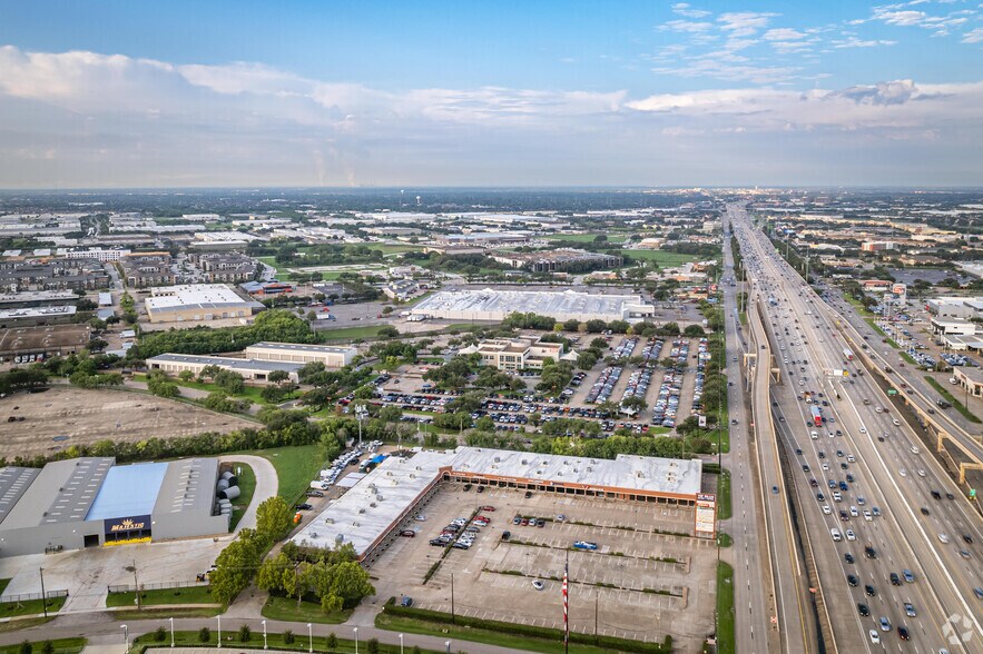 More Photos Of 11925 Southwest Fwy, Stafford Unknown For Lease