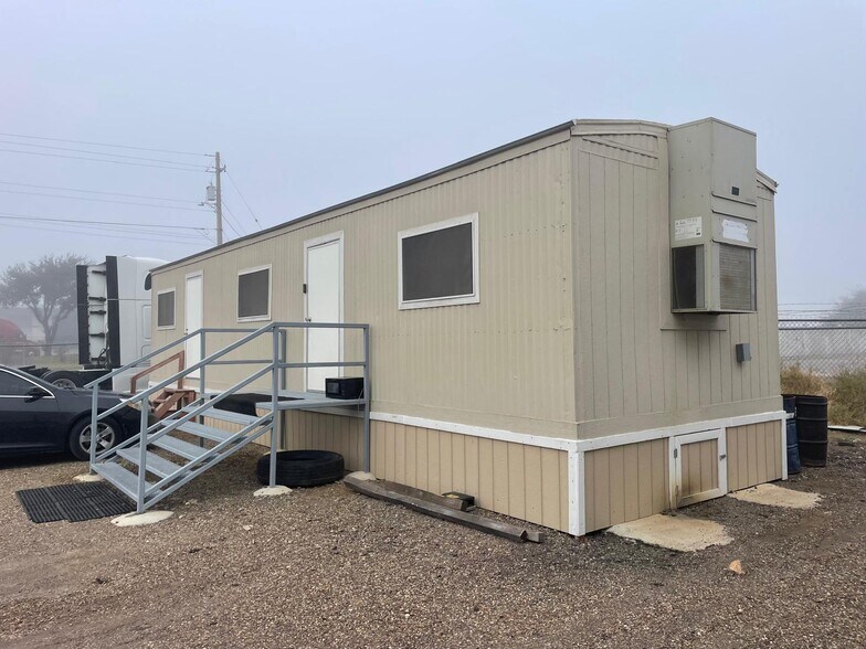 More Photos Of 11919 Sara Rd, Laredo Land For Lease
