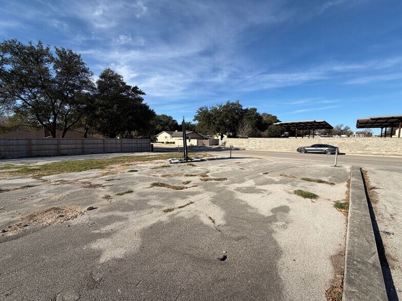 More Photos Of 890 Coronado Blvd, Universal City Land For Sale