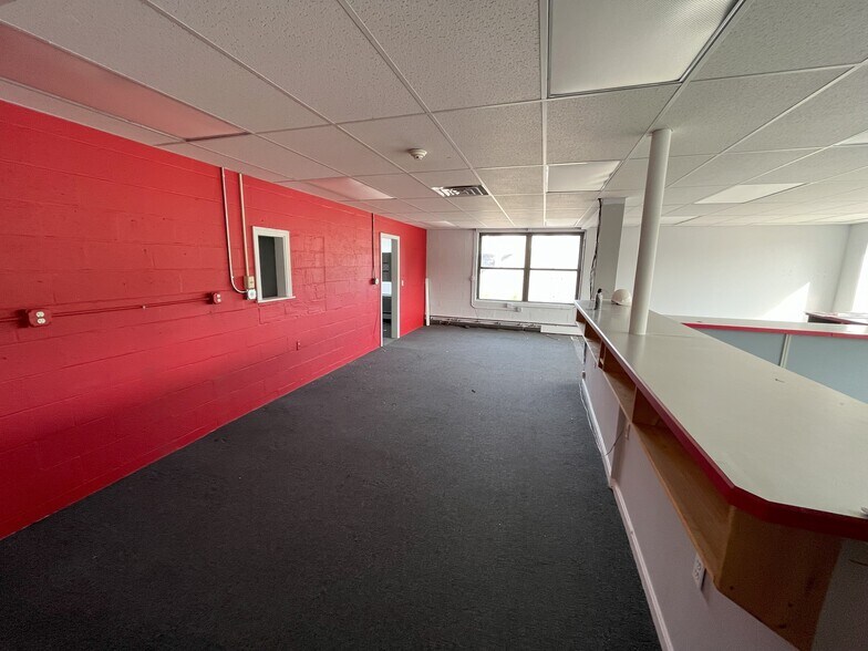 More Photos Of 317 Union St, Franklin Freestanding For Lease