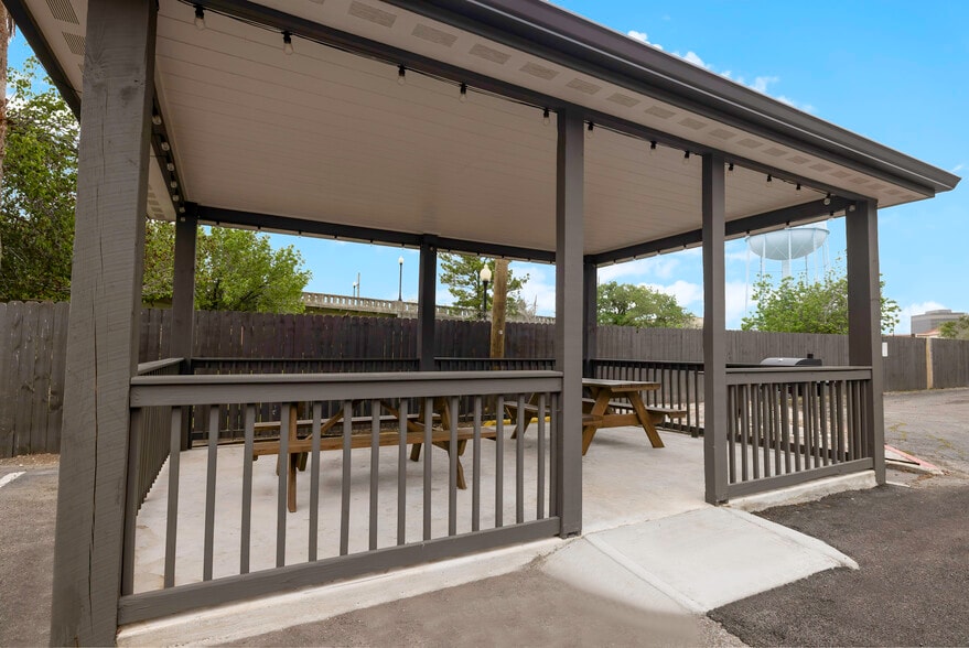 More Photos Of 220 I-10, Beaumont Hotel For Sale