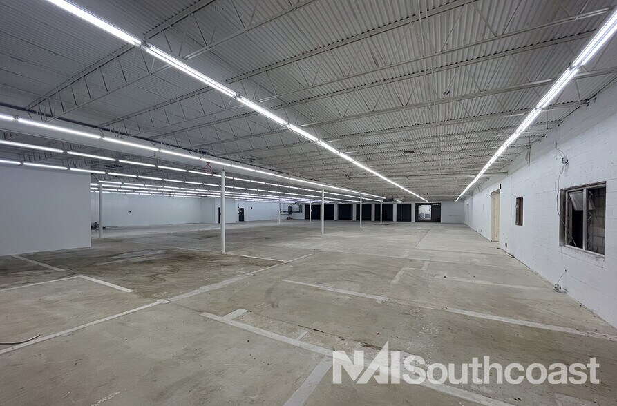 More Photos Of 3601 SE Dixie Hwy, Stuart Warehouse For Sale