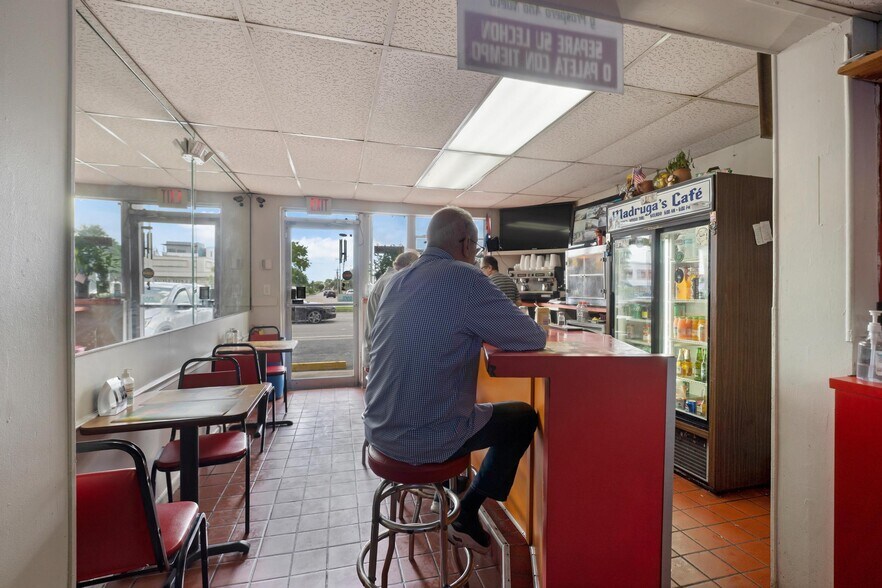 More Photos Of 6891 SW 40th St, Miami Storefront Retail Office For Sale