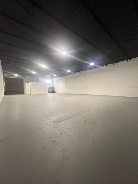 More Photos Of 920 W 19th St, Hialeah Warehouse For Sale