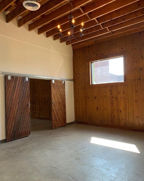 More Photos Of 510-538 State St, Rochester Showroom For Lease