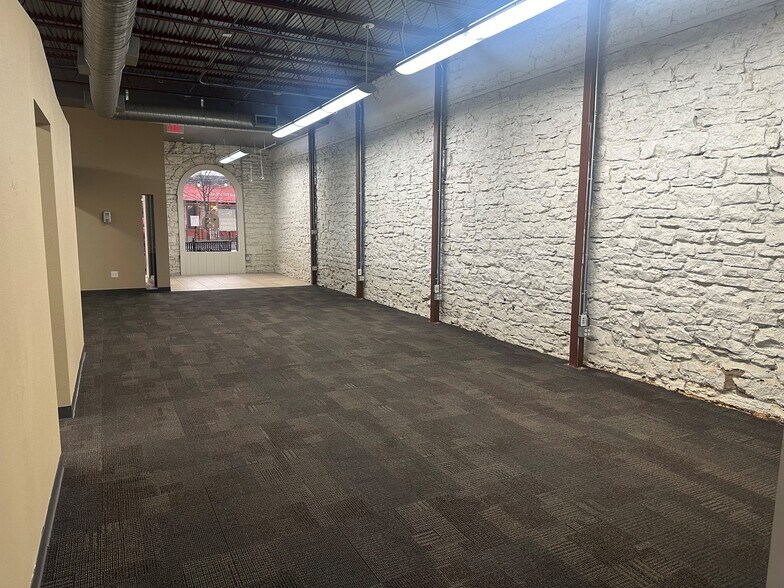 More Photos Of 102 E Main Ave, Round Rock Storefront Retail Office For Sale
