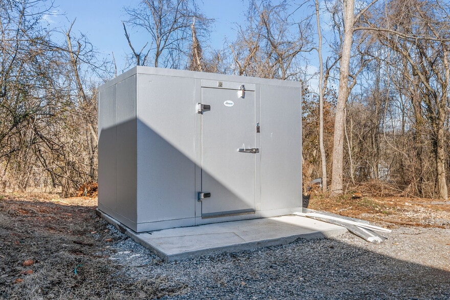 More Photos Of 2037 Fort Campbell Blvd, Clarksville Storefront Retail Office For Sale