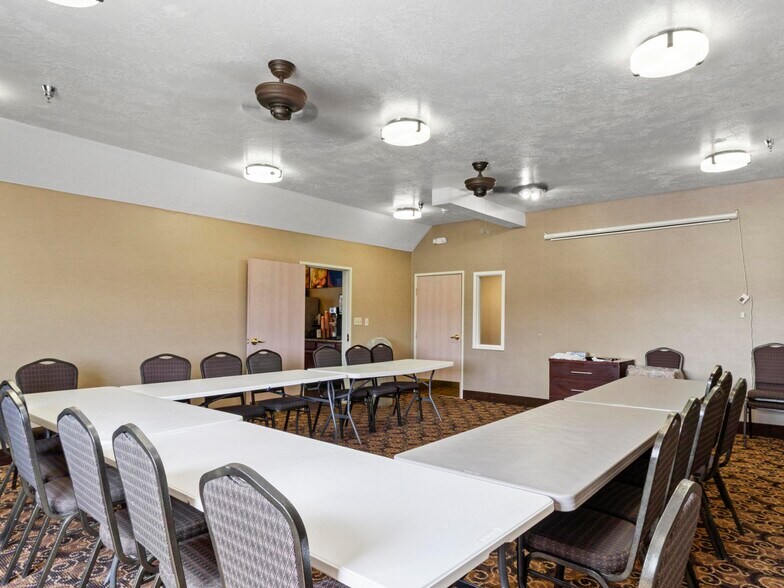 More Photos Of 2970 Idaho St, Elko Hotel For Sale