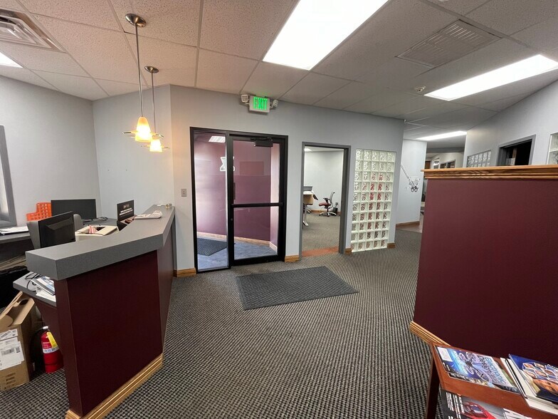 More Photos Of 3911 Merchant Rd, Fort Wayne Warehouse For Lease