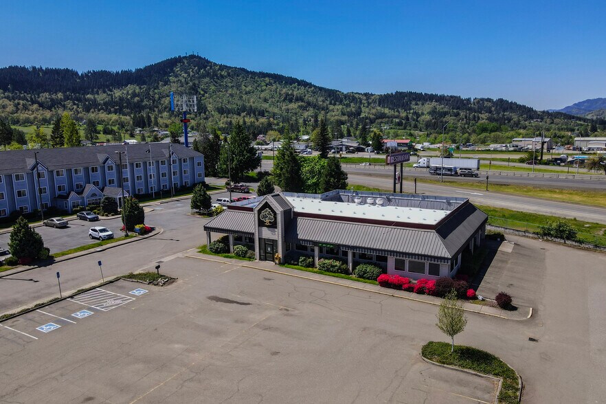 More Photos Of 125 Ponderosa Dr, Sutherlin Restaurant For Sale