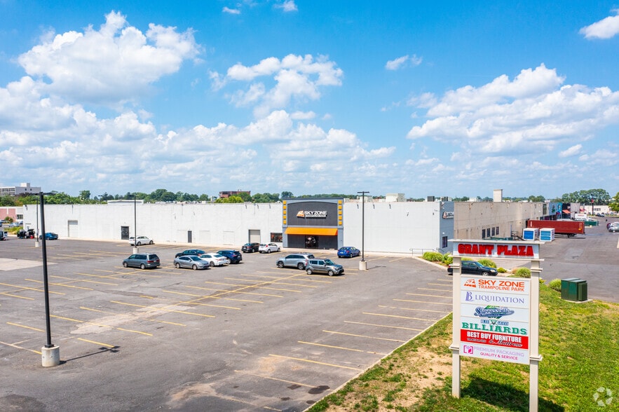 More Photos Of 2500 Grant Ave, Philadelphia Freestanding For Lease