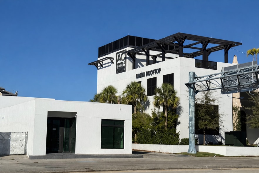 More Photos Of 1111 5th Ave S, Naples Freestanding For Sale