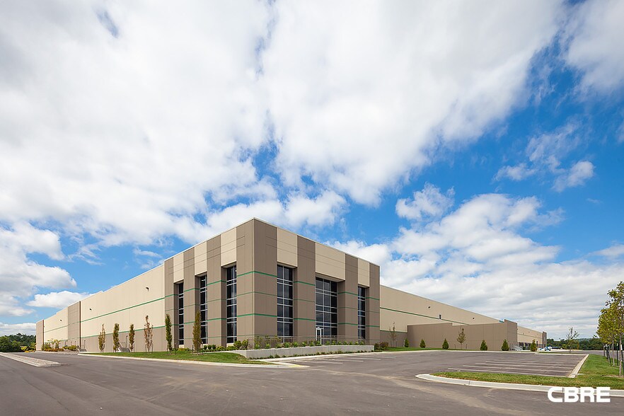 More Photos Of 548 Cedar Grove Rd, Shepherdsville Distribution For Lease