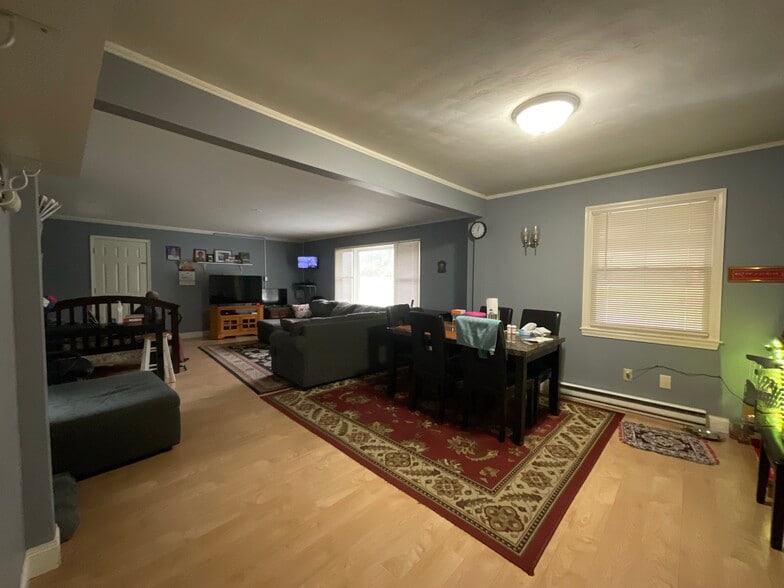 More Photos Of 42 Stockbridge Rd, West Stockbridge Hotel For Sale